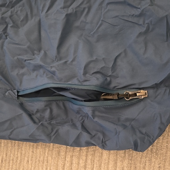 33,000 ft package-able Windbreaker, Size L Blue - Picture 4 of 10